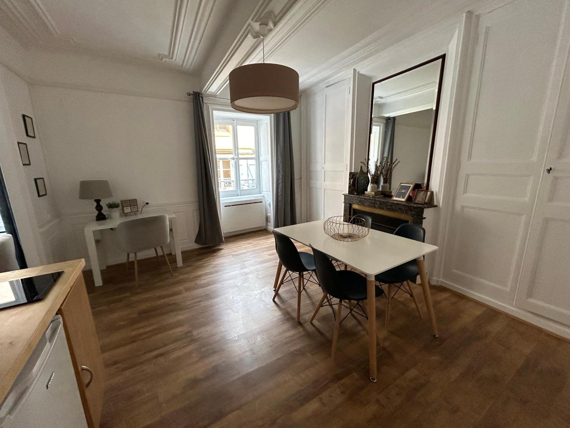 Appartement Cosy Charme Ancien Thizy-les-Bourgs Extérieur photo