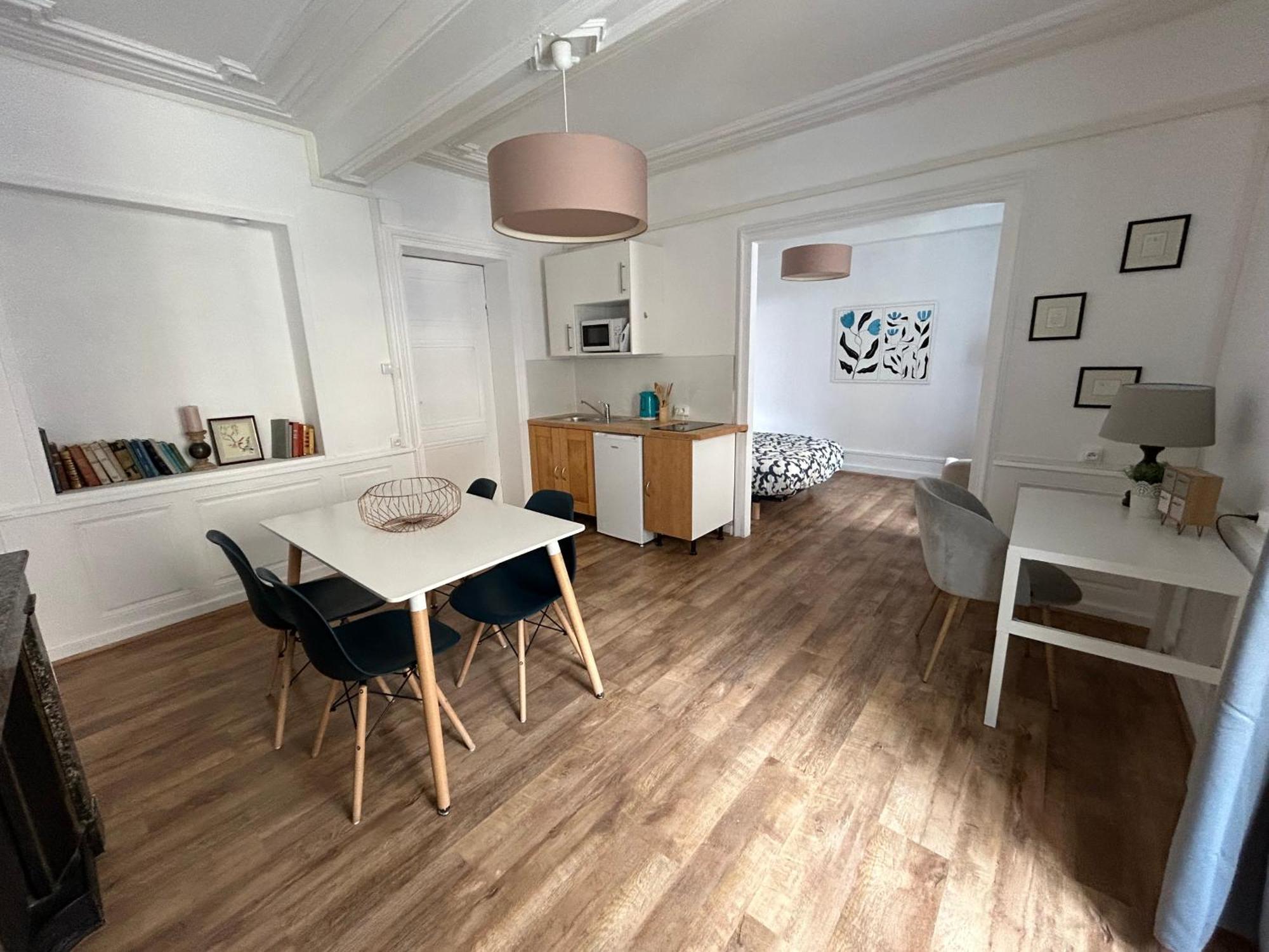 Appartement Cosy Charme Ancien Thizy-les-Bourgs Extérieur photo